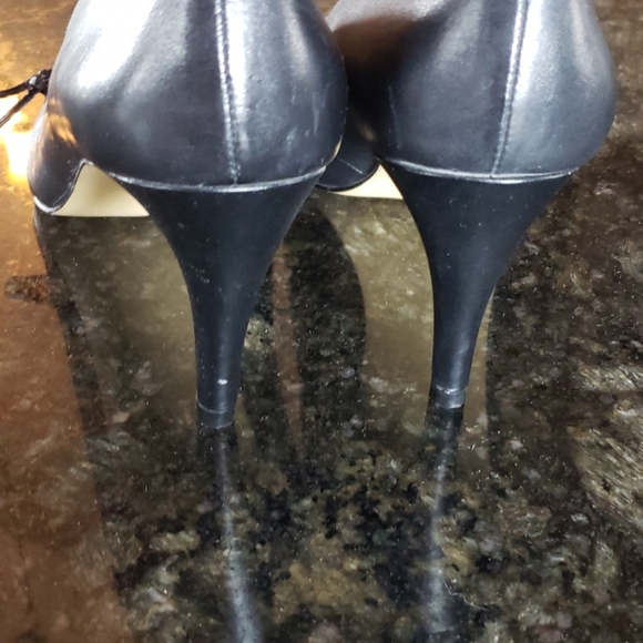 NWOT Isaac Mizrahi 3.5in Blk lthr w bwn lthr sole - Picture 4 of 8